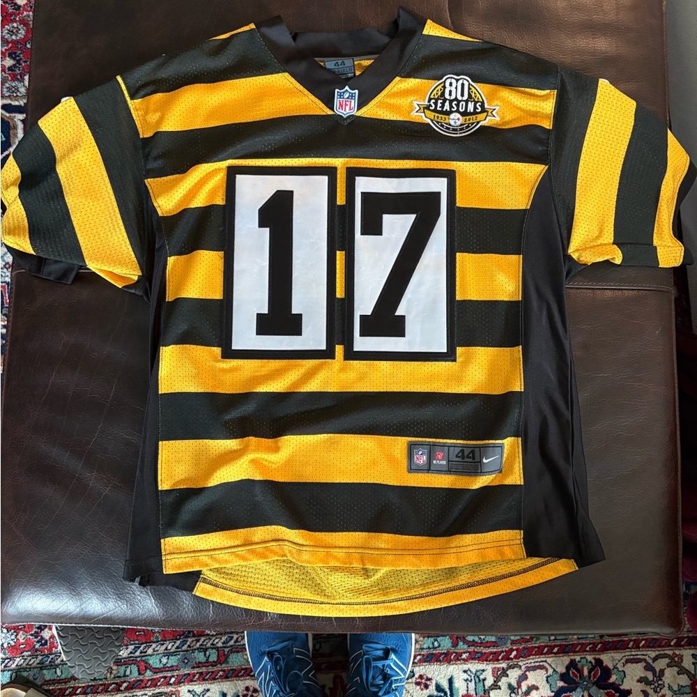 Steelers Mike Wallace Bumblebee Jersey. Size 44 (fits like a medium).